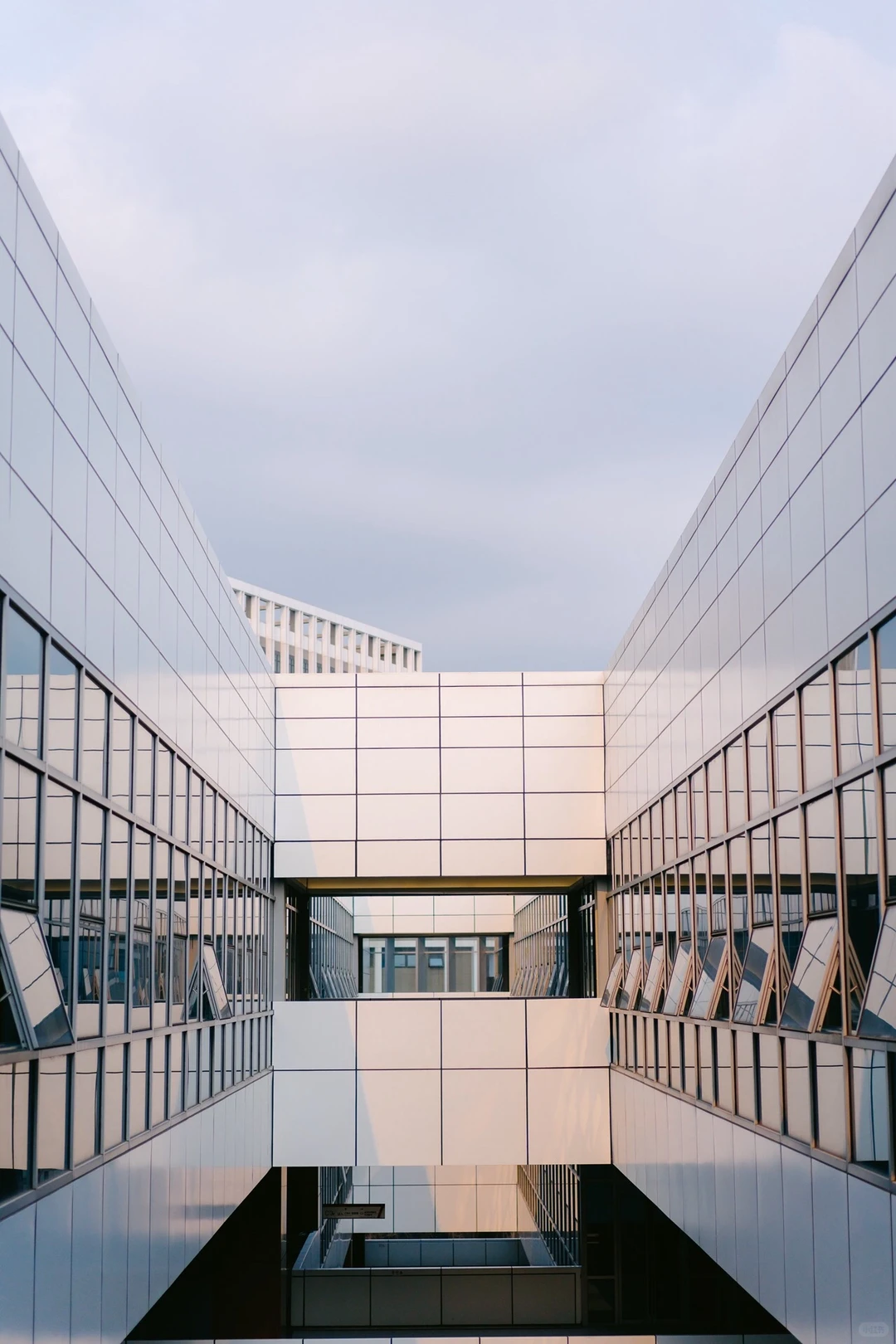 深圳大学丽湖校区中央图书馆?太美了！！