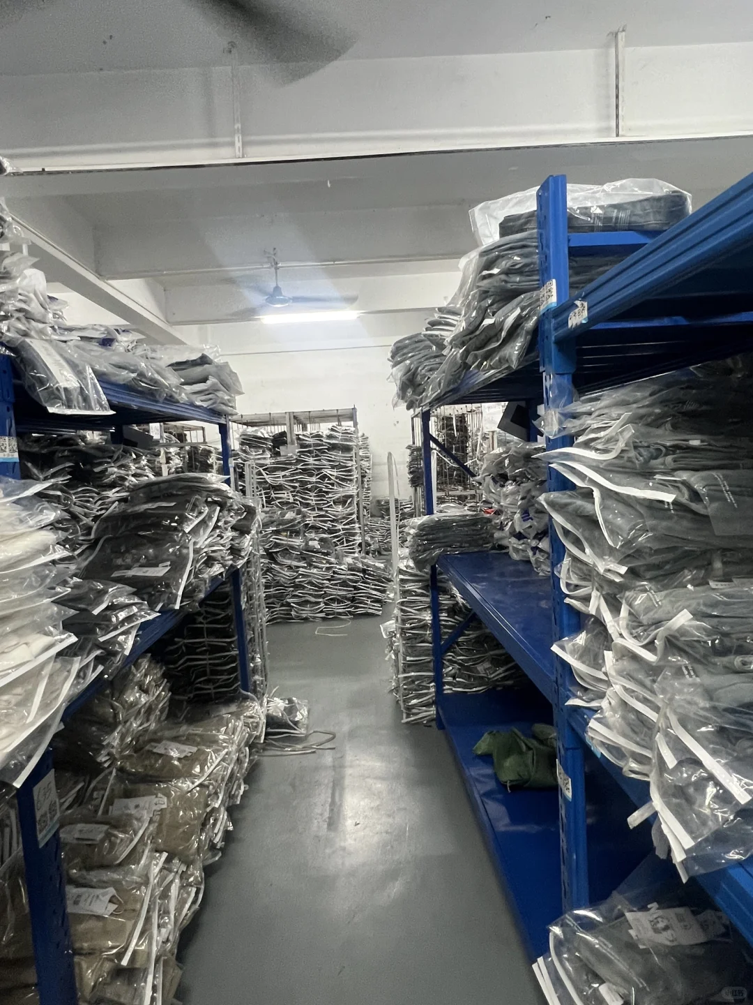 别看了，我们就是源头女装供应链!