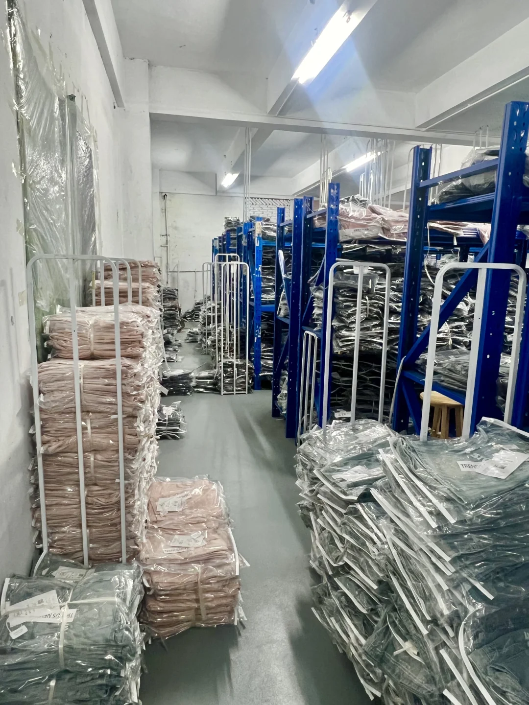 别看了，我们就是源头女装供应链!