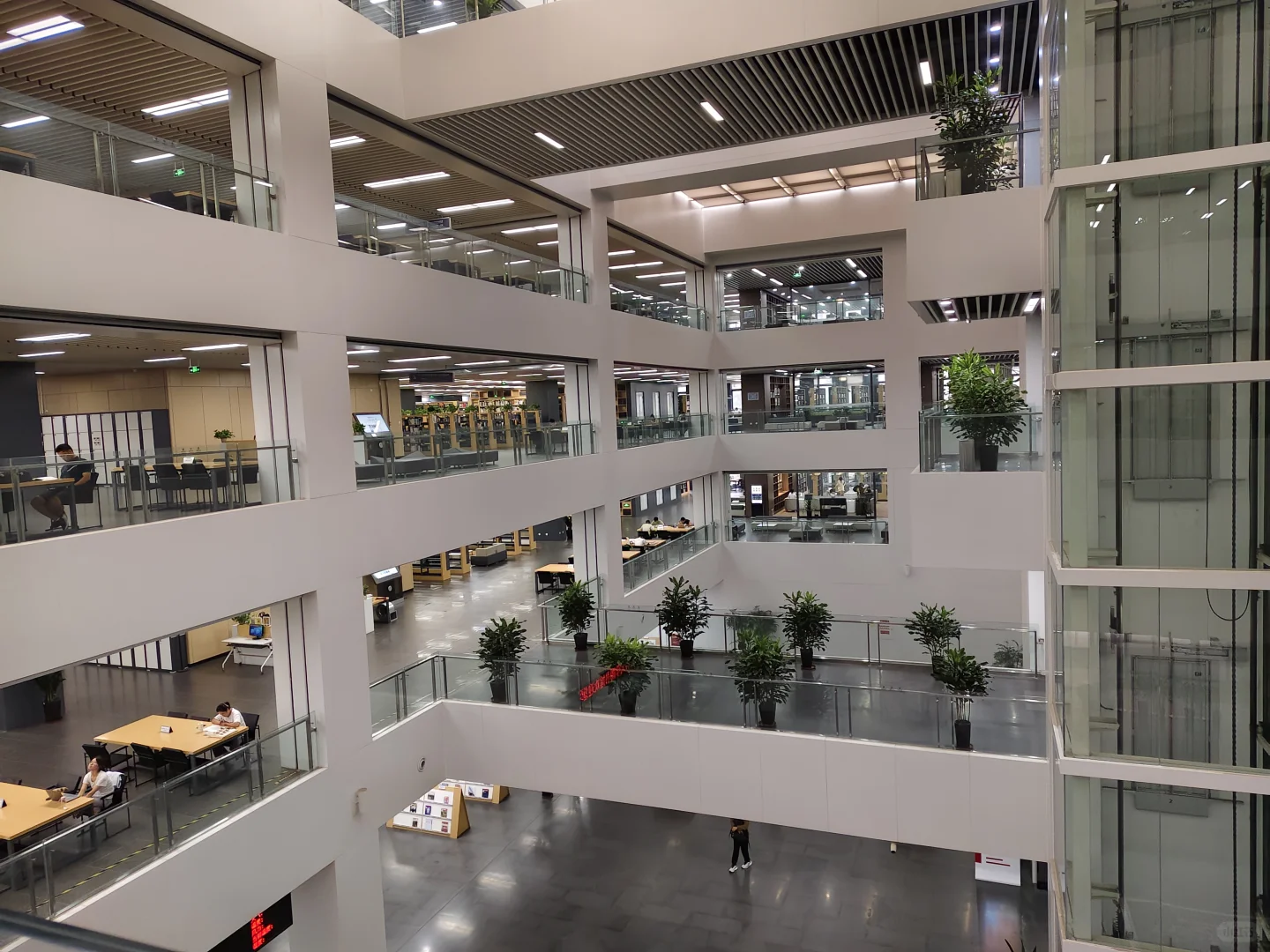 河北医科大学图书馆展示