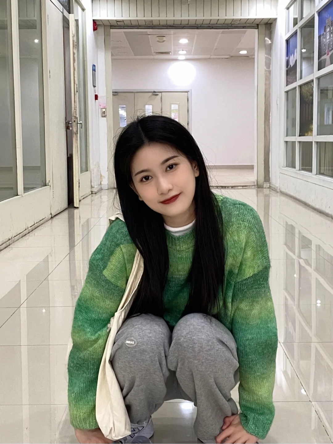 学校图书馆实在是太好拍啦！☀️