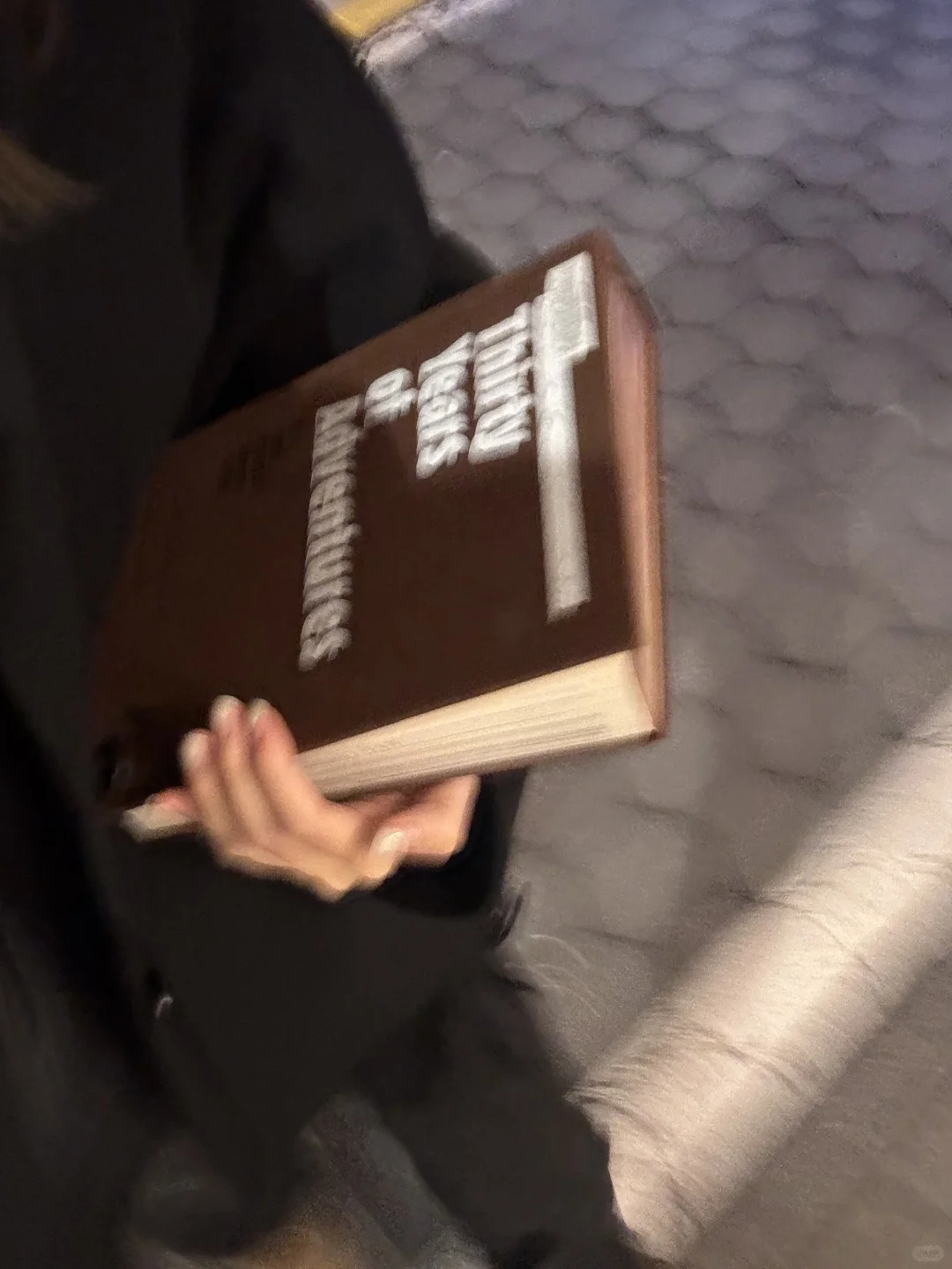 ?都给我去学！学成图书馆里的雕塑!!!