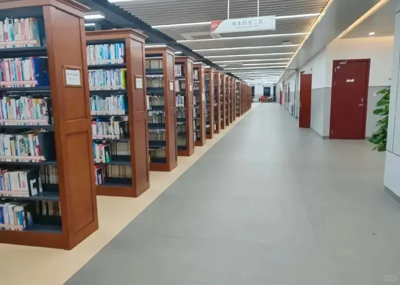 燕山大学图书馆抢先看