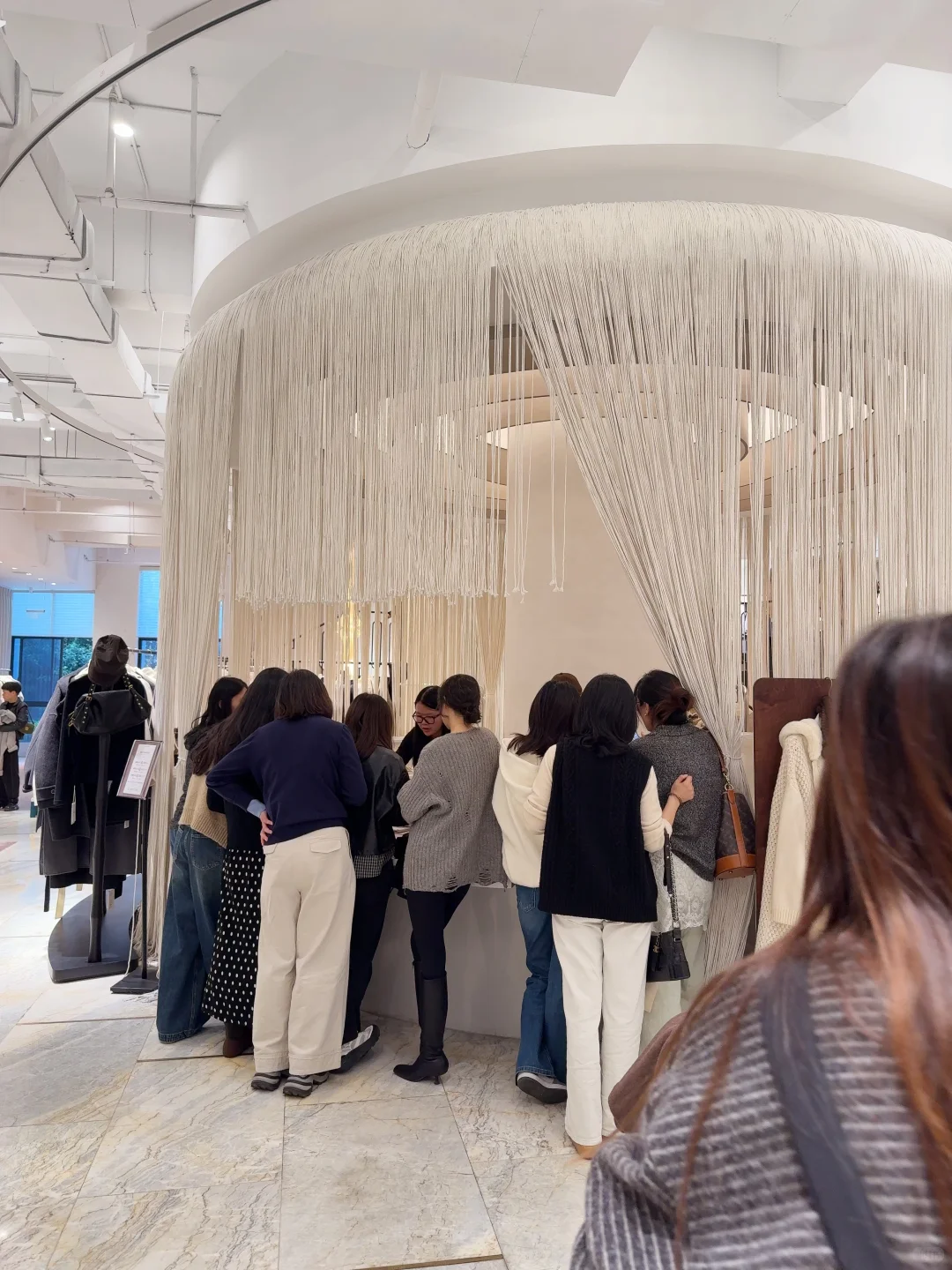 买爽辽！桐乡1000㎡ 服装工厂店！！！