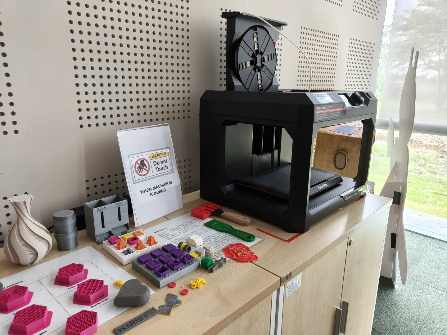 诗巫的州立图书馆原来那么先进！