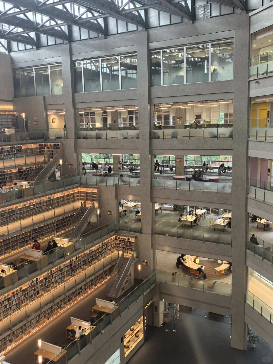 退一万步说 这个图书馆就不能在台大吗