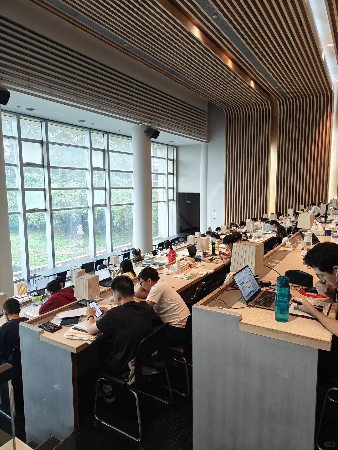 汕大图书馆我爱你！！！