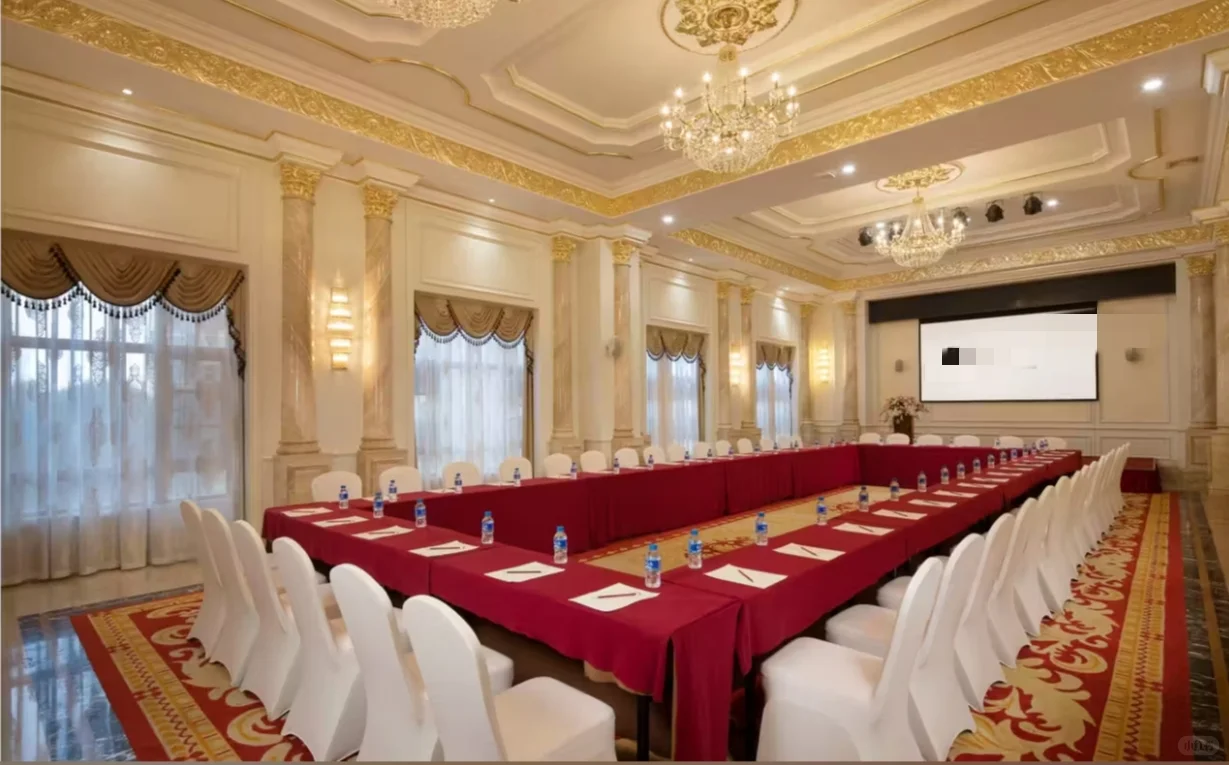 昆明官渡区一千多平大会场很不错！