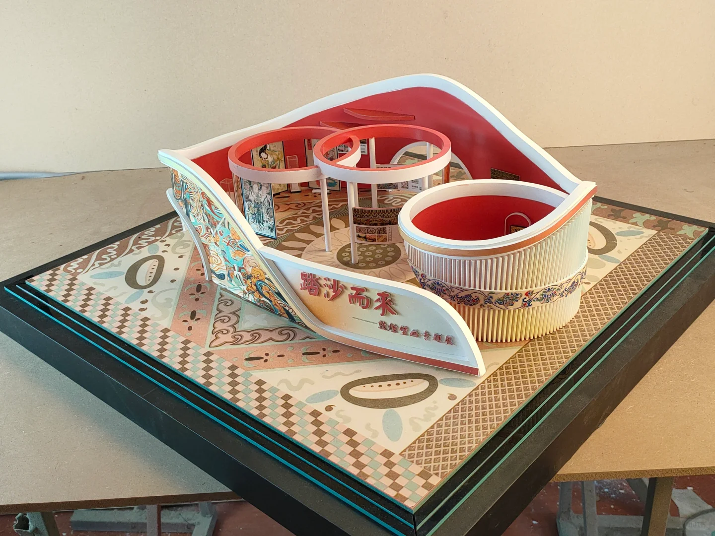 色彩绚烂的特装展厅模型