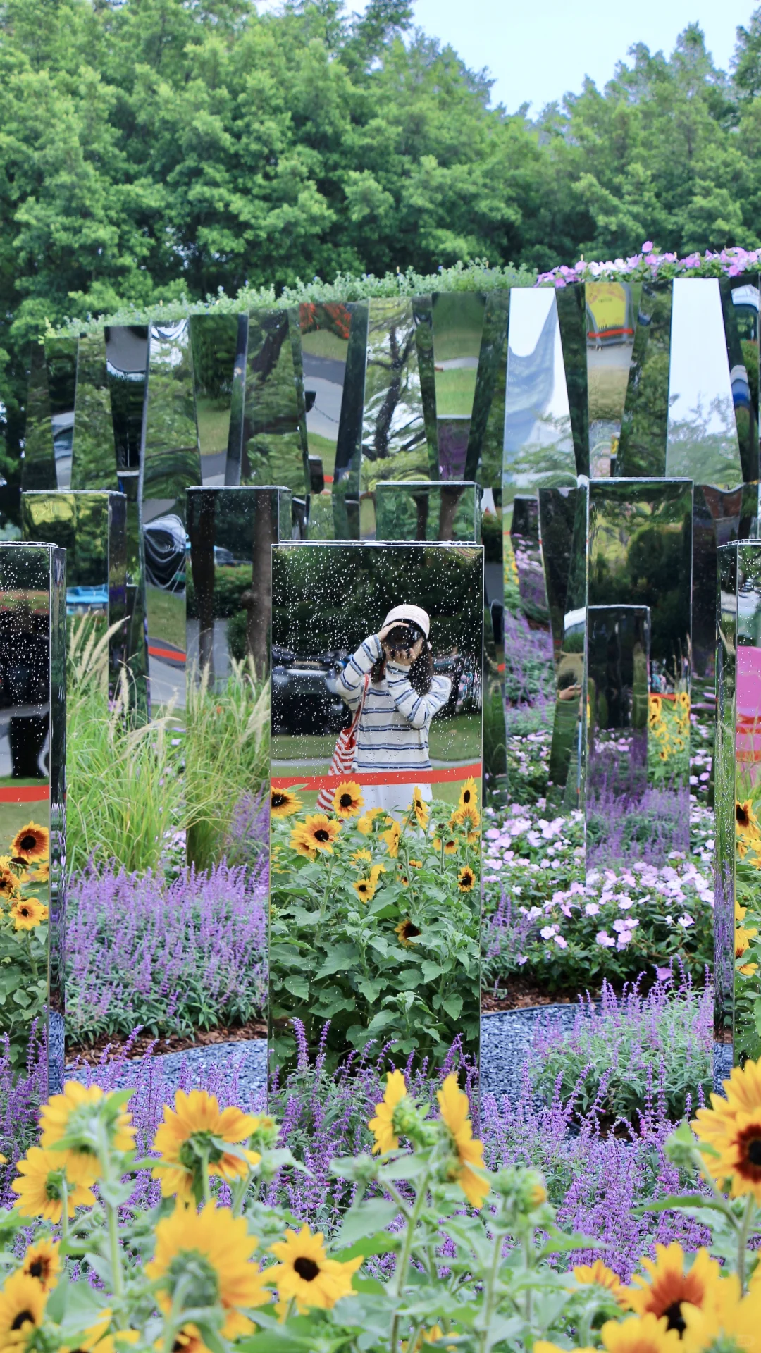 都去拍这个魔幻镜子?真是谁拍谁好看