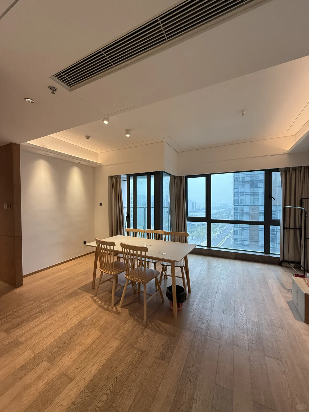 ✨ 会展湾中港85平河景空二房｜正朝南