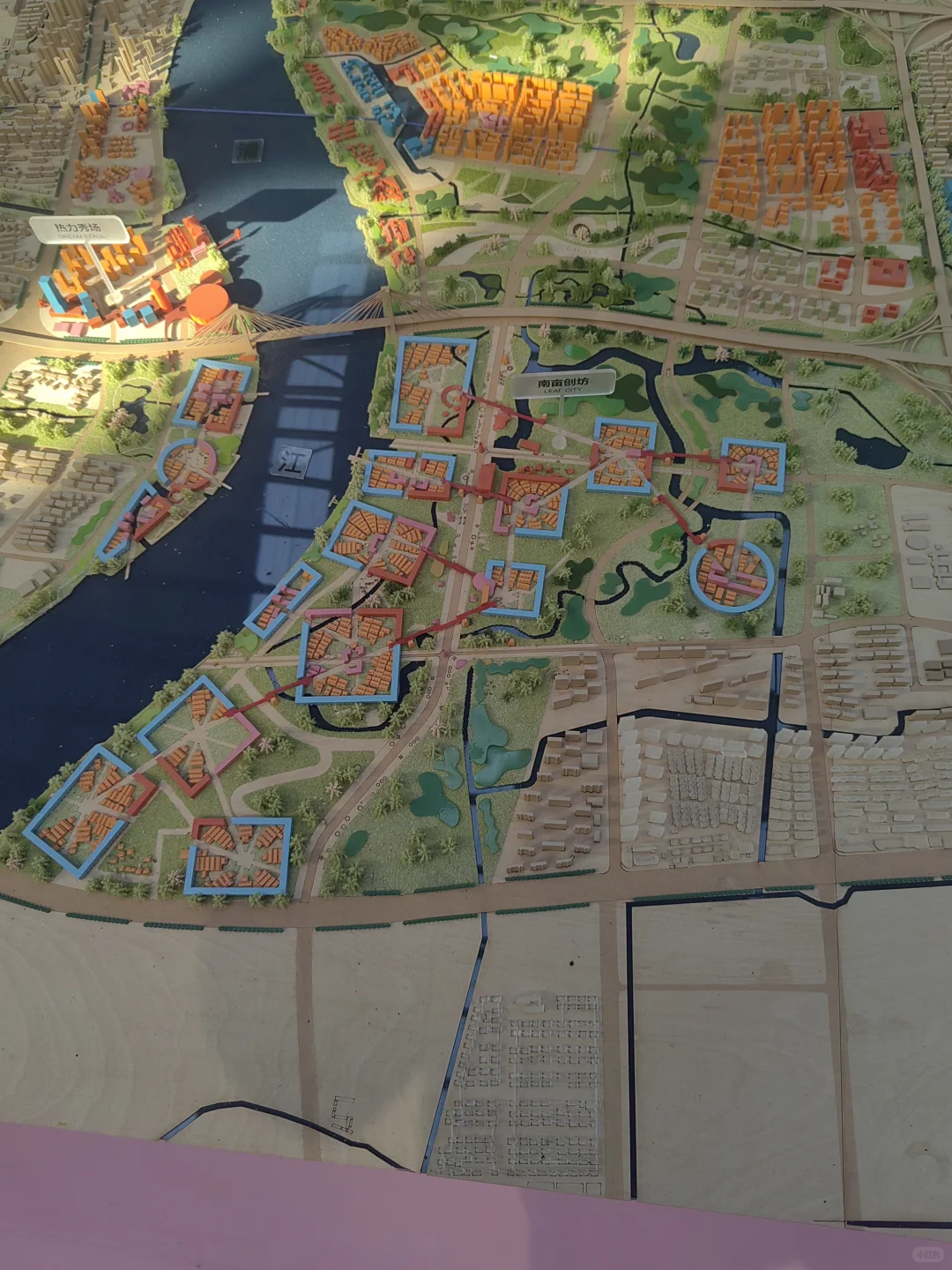 西岸热力秀场和中央公园模型！