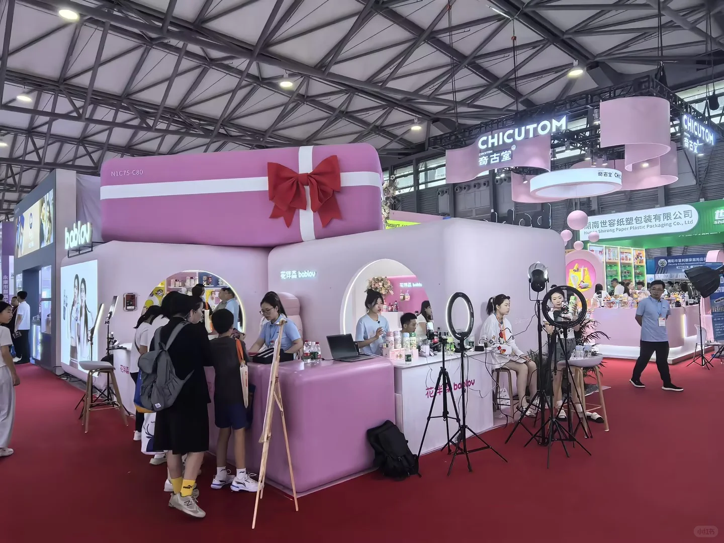 上海百货展今天顺利开展，设计搭建