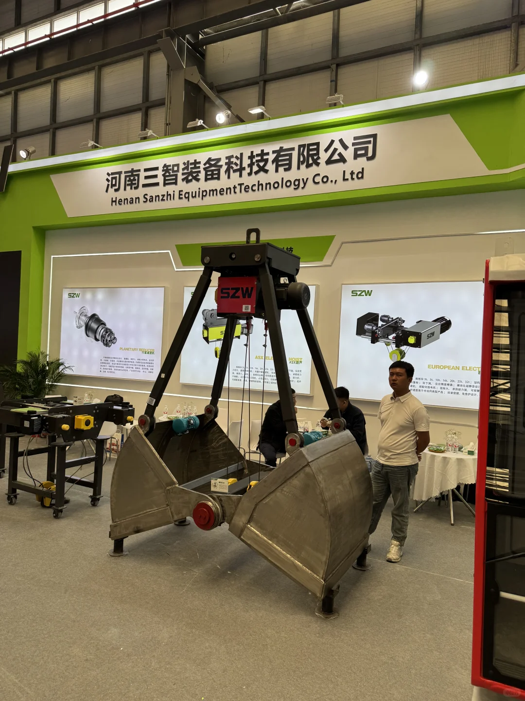 去 2025 年长垣起重机展跑展了