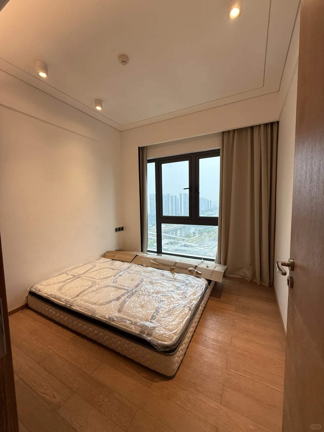 ✨ 会展湾中港85平河景空二房｜正朝南