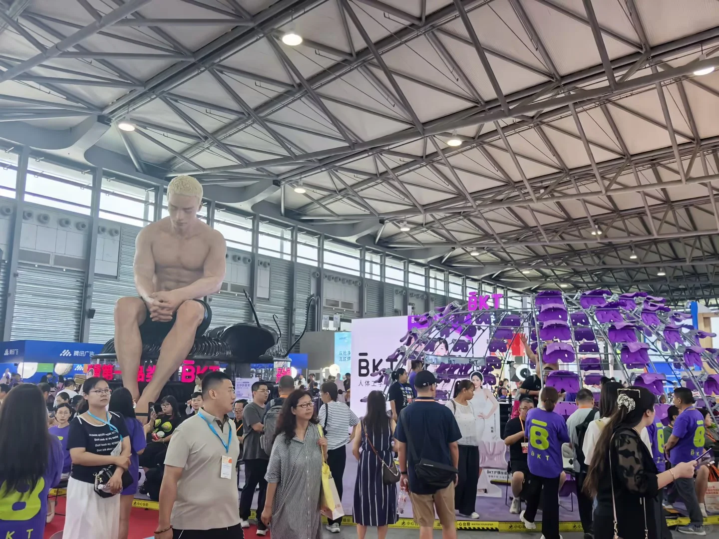 上海百货展今天顺利开展，设计搭建