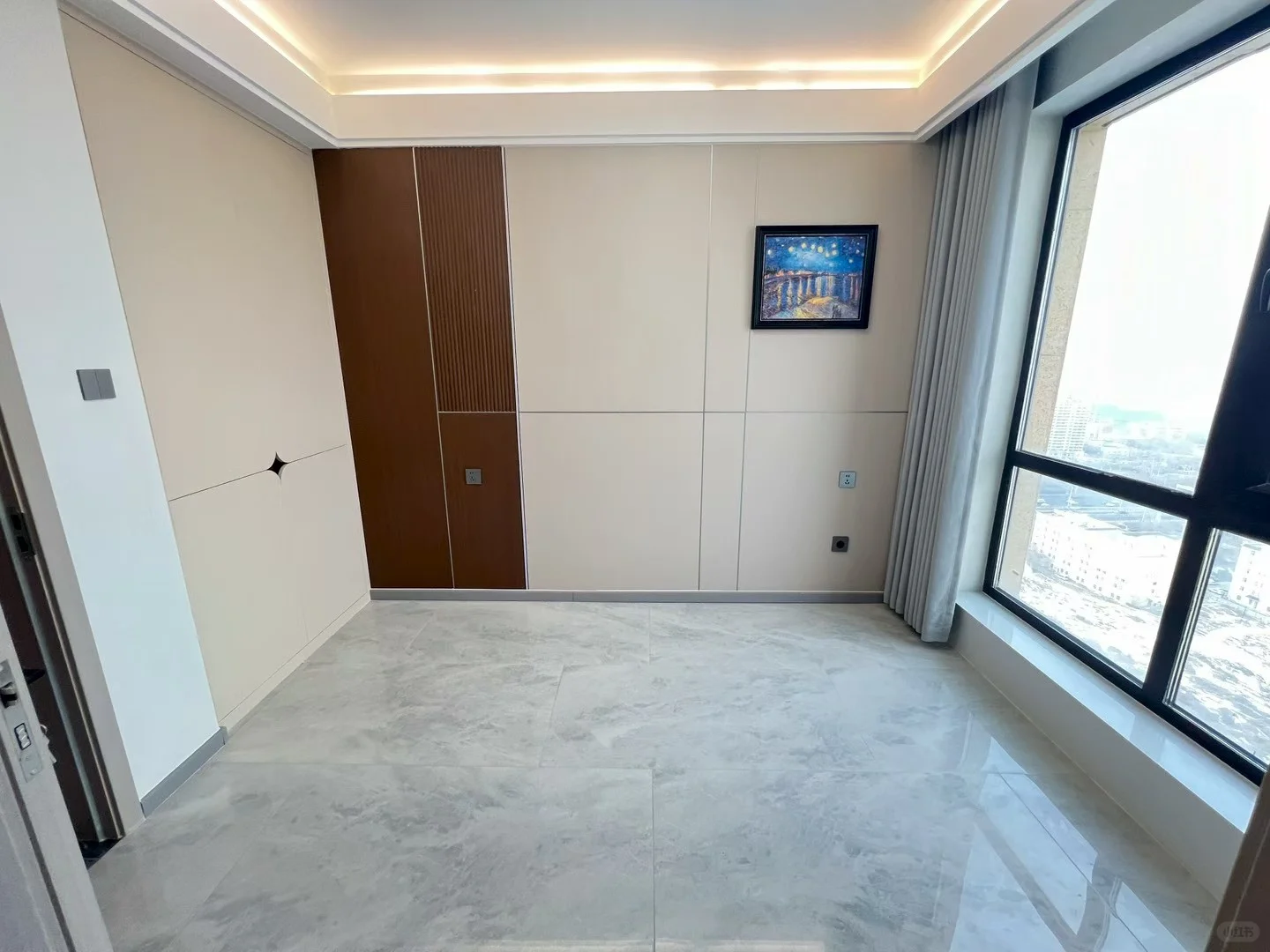 出售红光山会展旁华兵实验1梯1户全屋落地