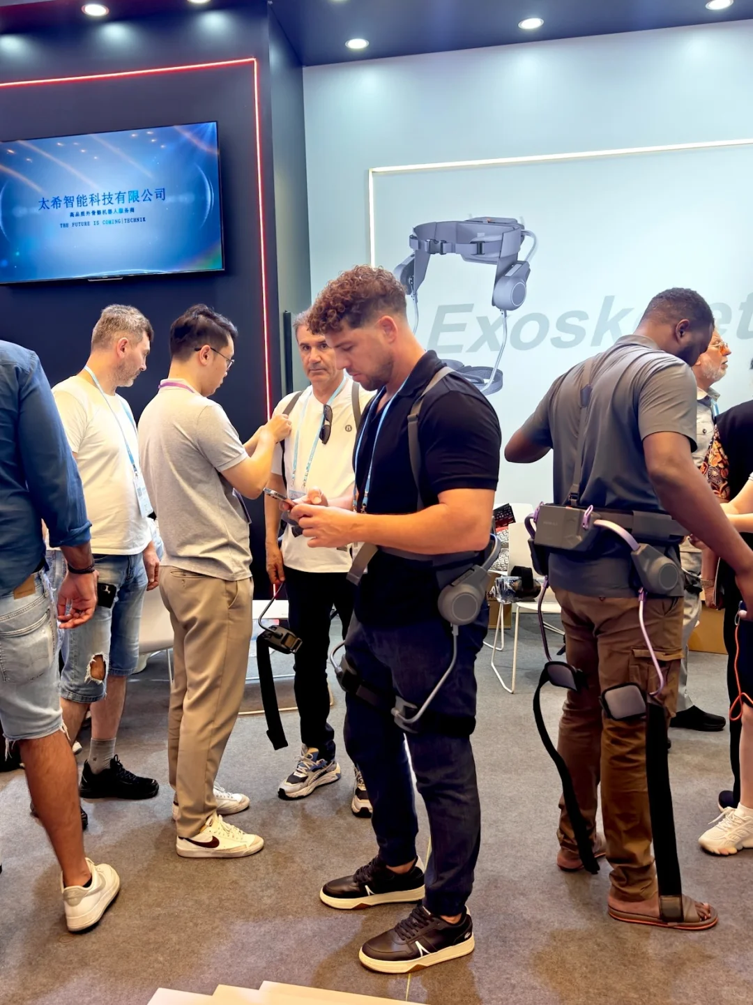 广交会首日观察：参展企业超3.2万家！