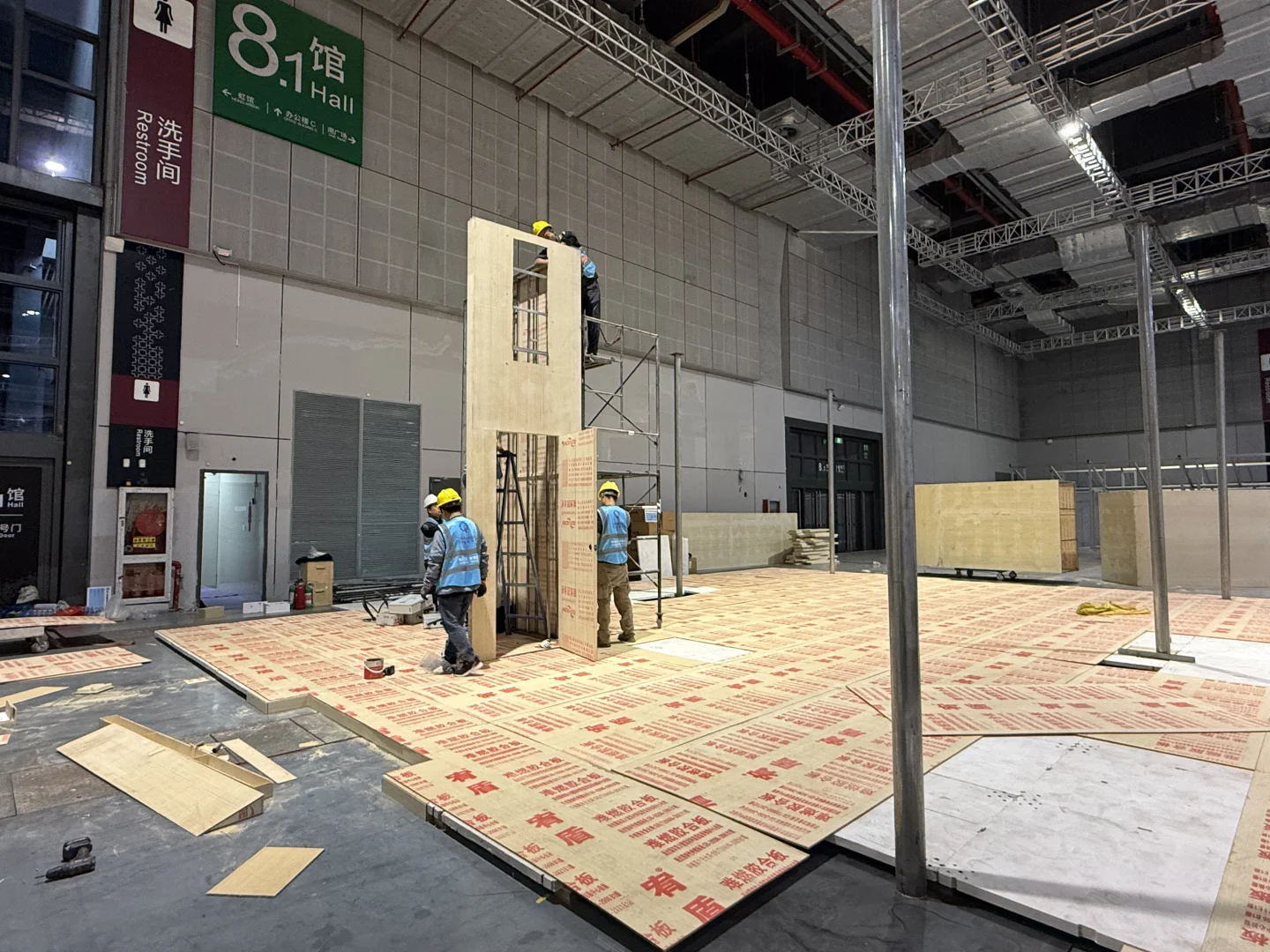 进博会来8.1菲律宾展团吃榴莲