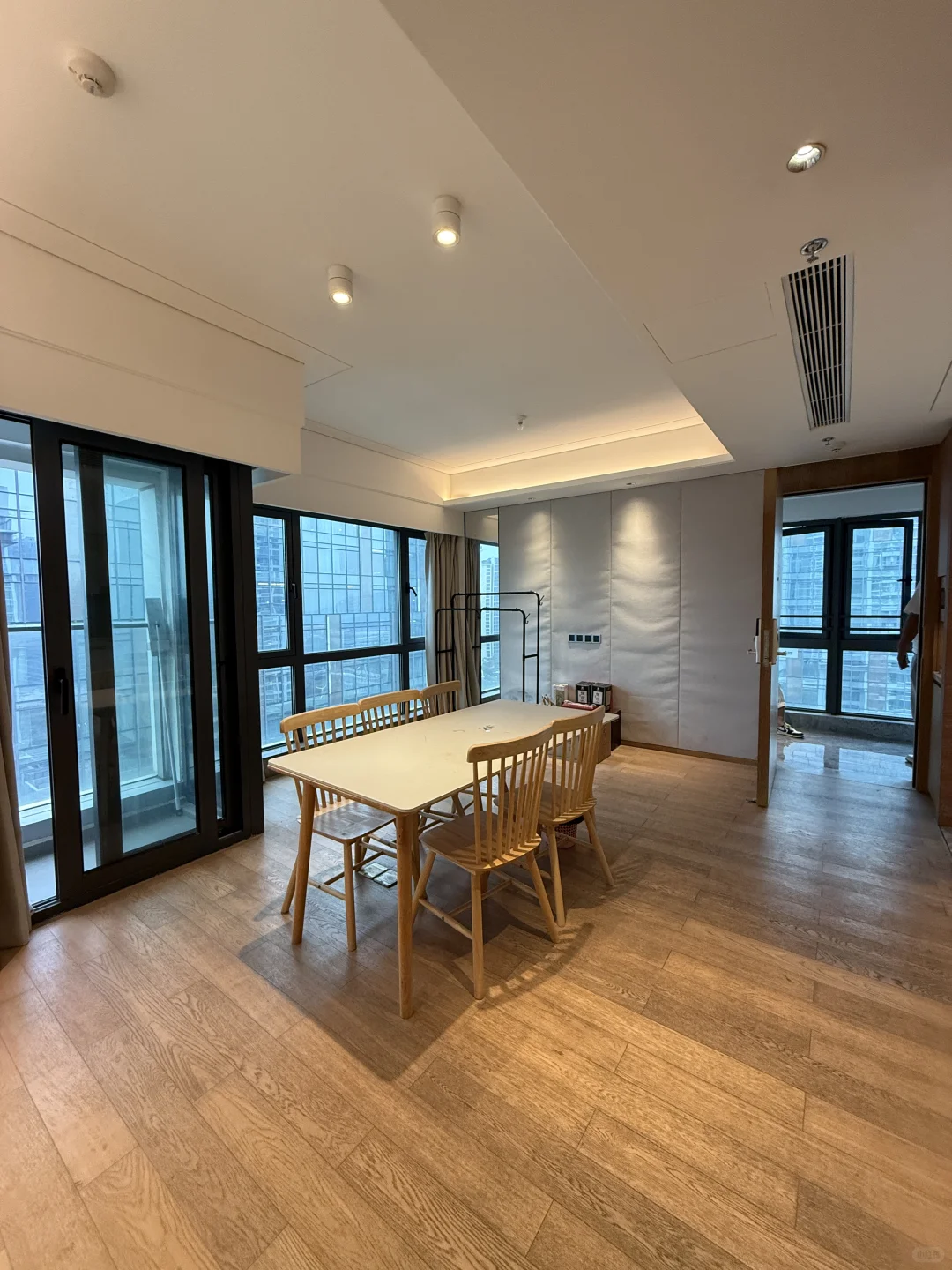 ✨ 会展湾中港85平河景空二房｜正朝南