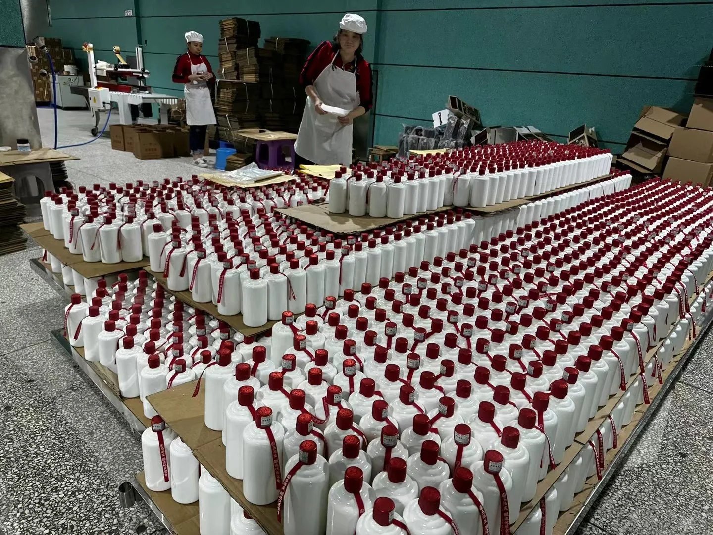 酿酒车间，包装车间，酒库