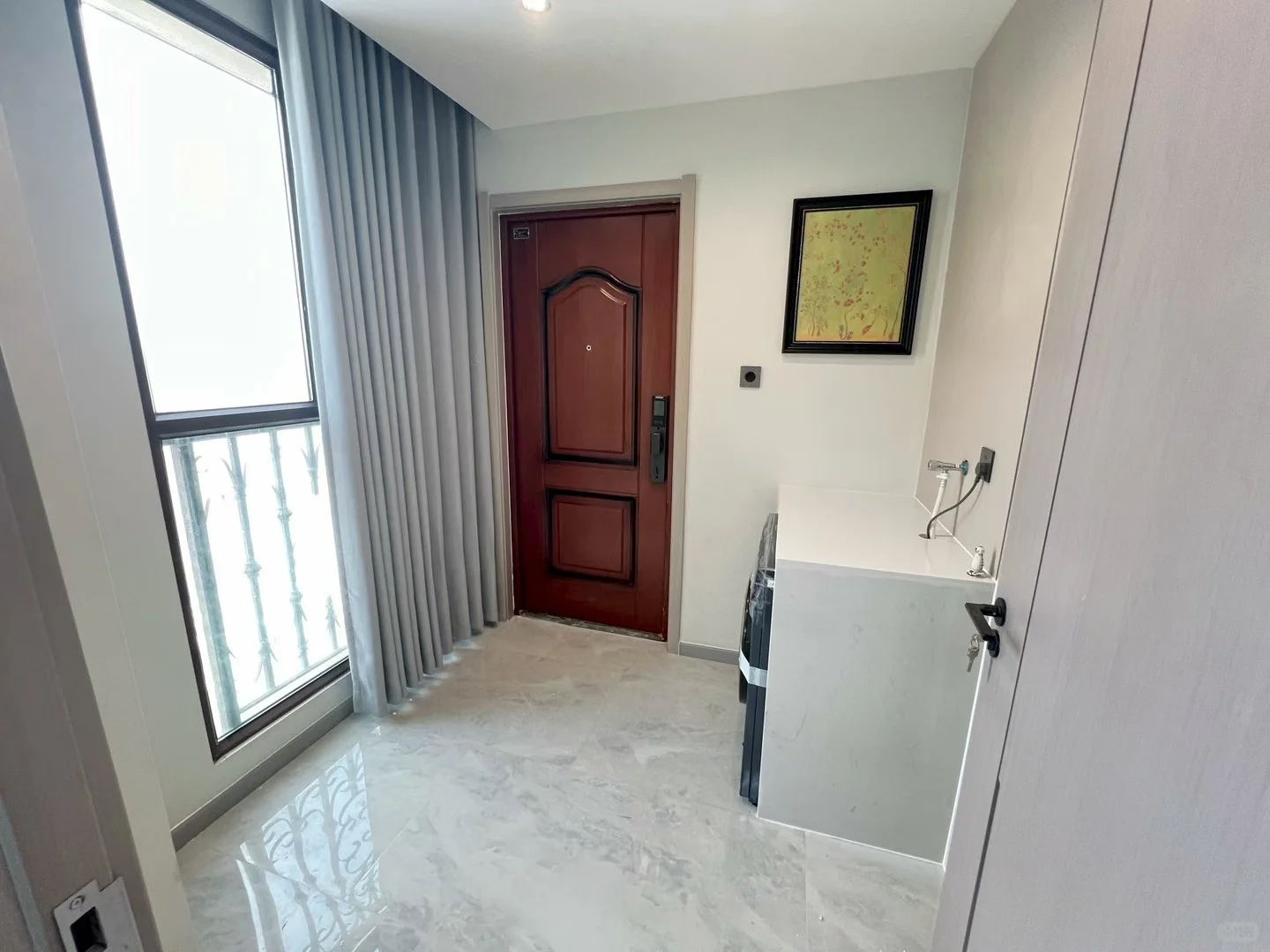 出售红光山会展旁华兵实验1梯1户全屋落地