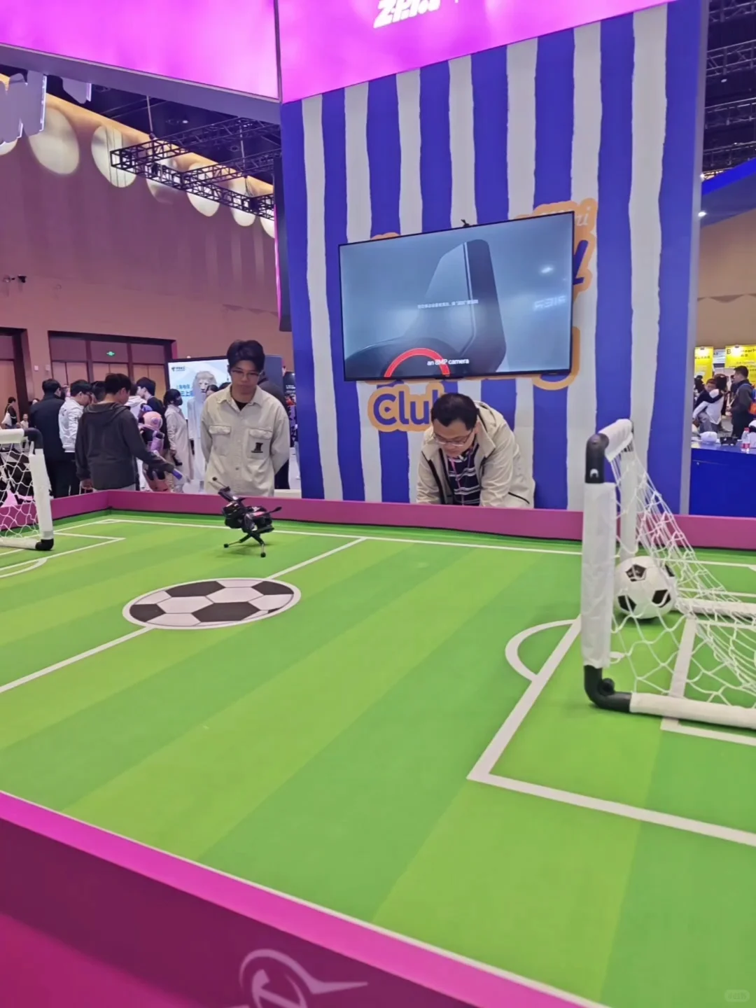 拍不完！AI机器人开会，最后2天免费！速来