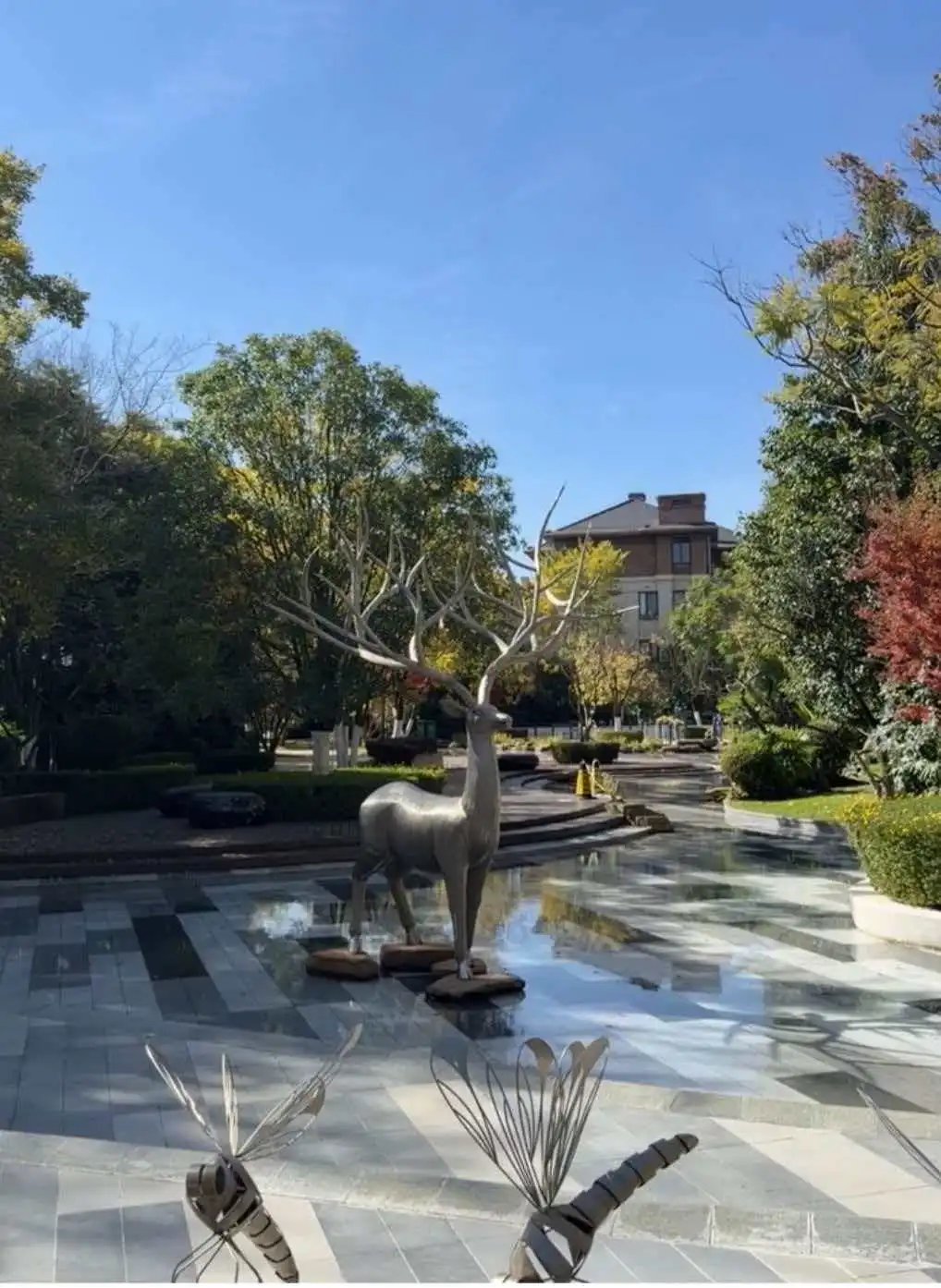 昆明官渡会展片区唯一中空旋转大楼梯，