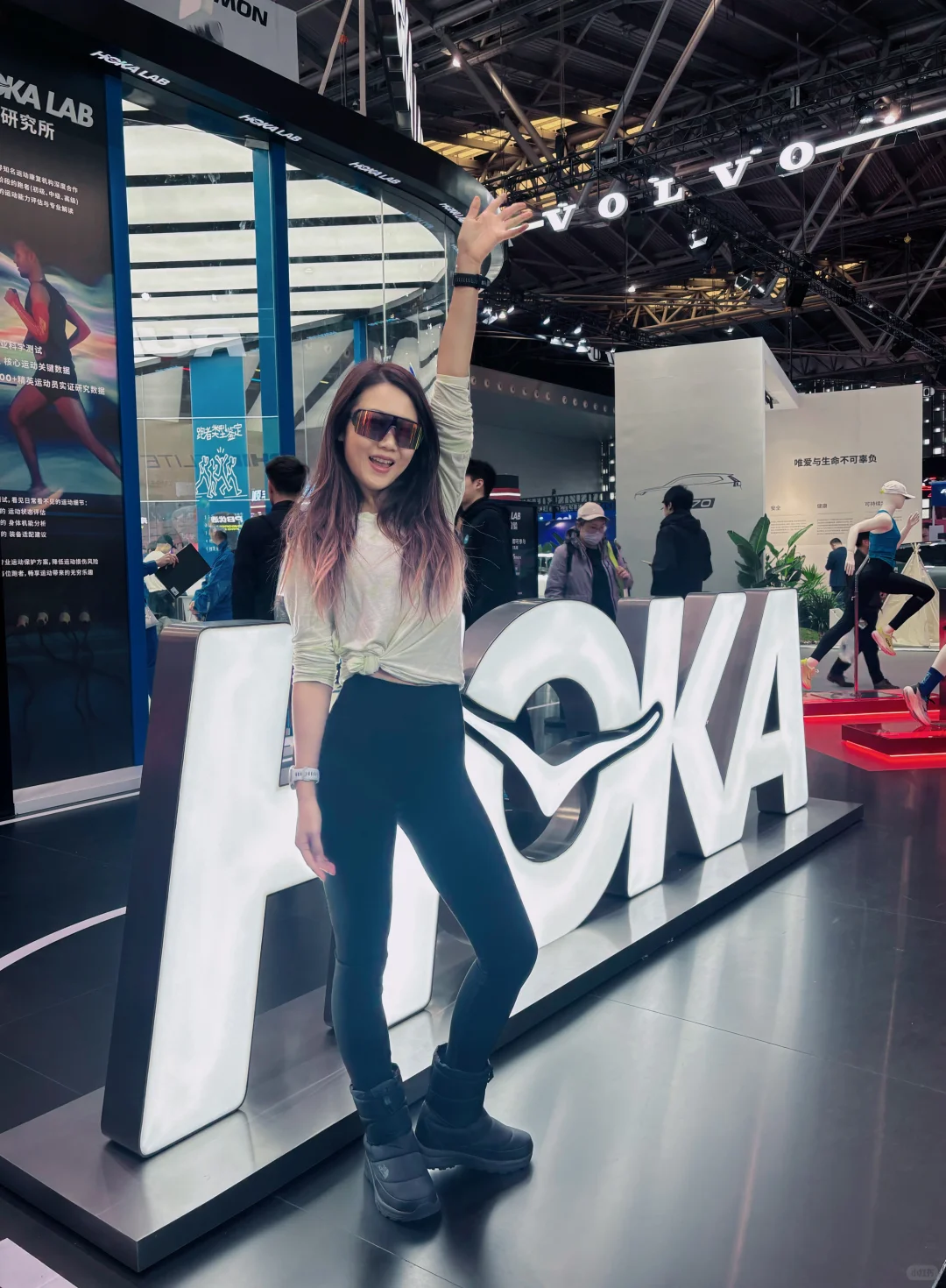 上马体博会的HOKA展台人也太多了吧！