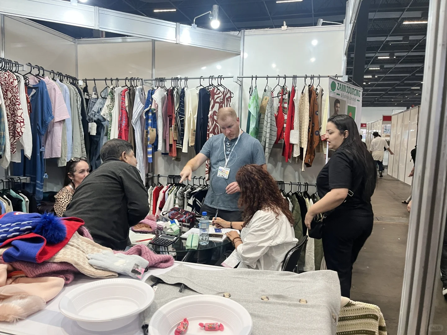 别卷国内了!沙特服装展才是2025跨境新蓝海