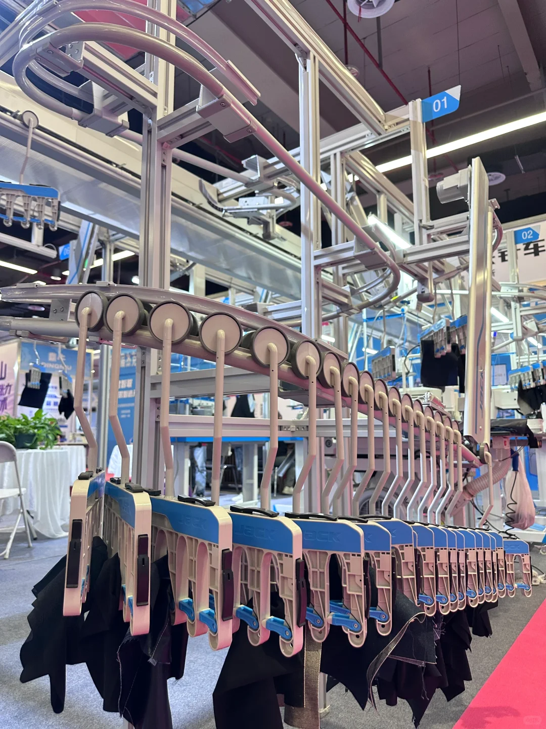 我滴妈呀??于都服装博览会长见识了！！！