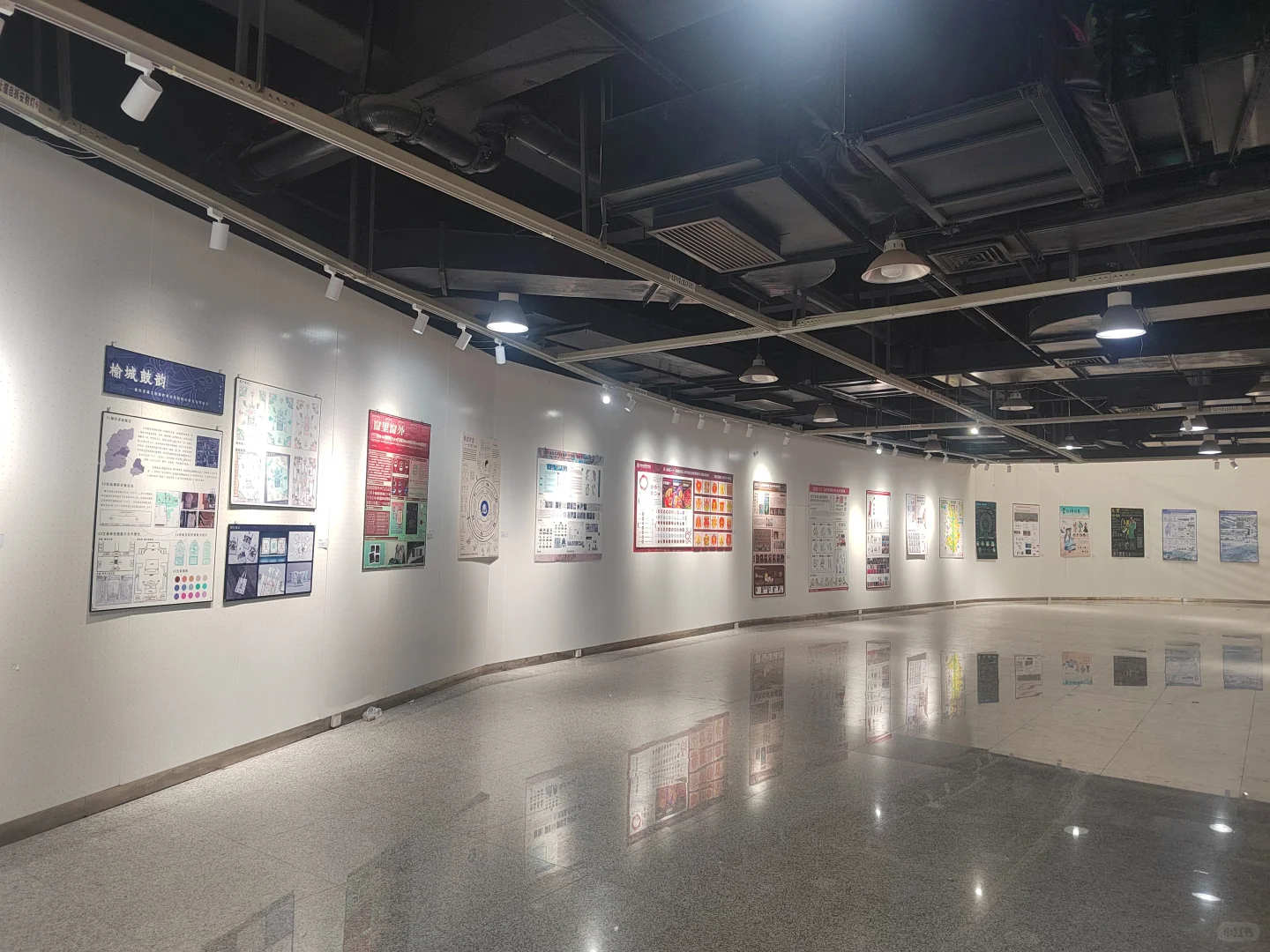 2023级研究生中期展览（艺术设计专业）