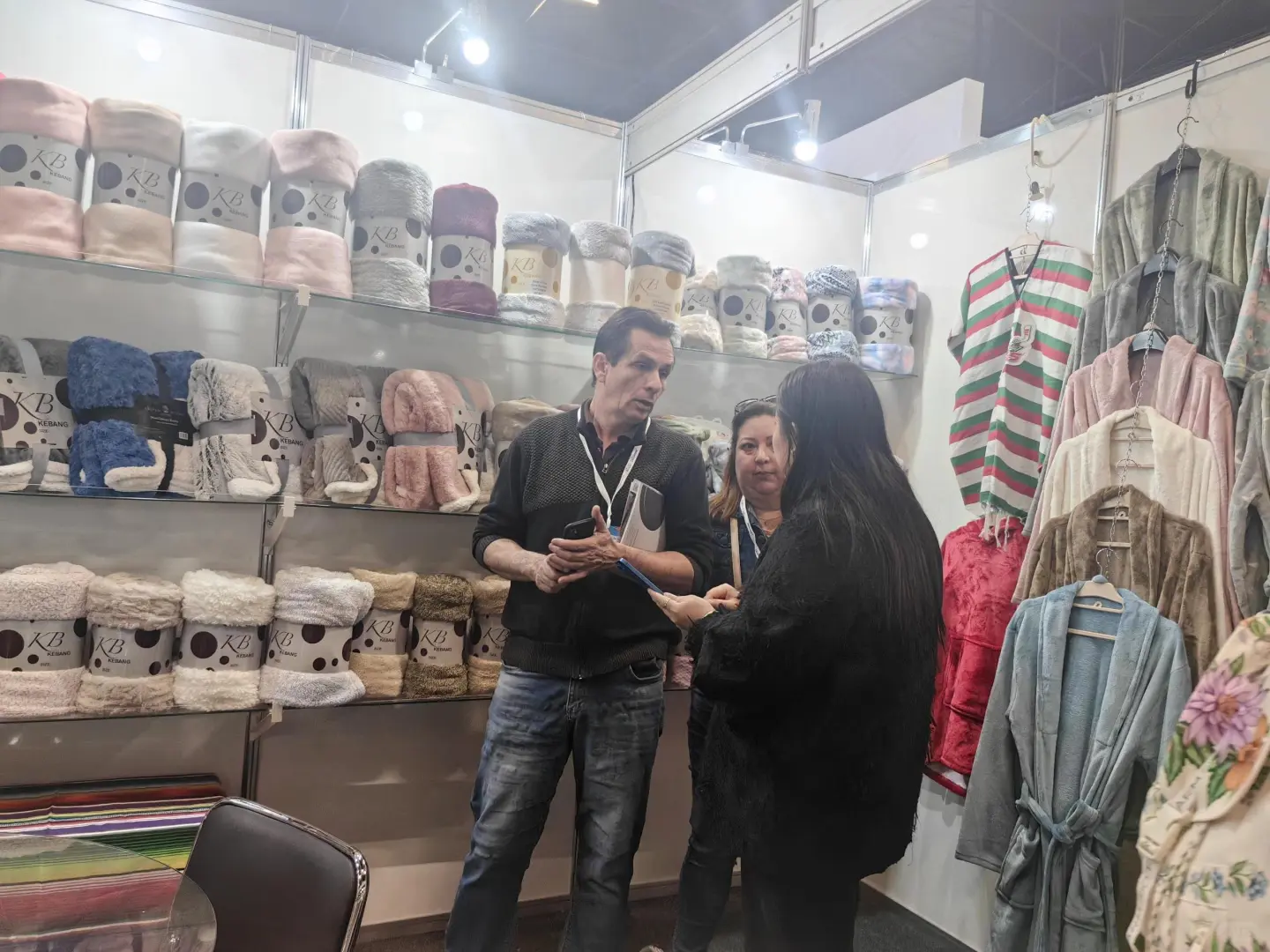 别卷国内了!沙特服装展才是2025跨境新蓝海