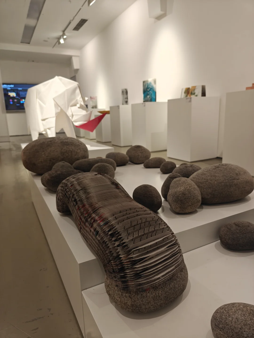 what？纸做的石头??北京新展快冲