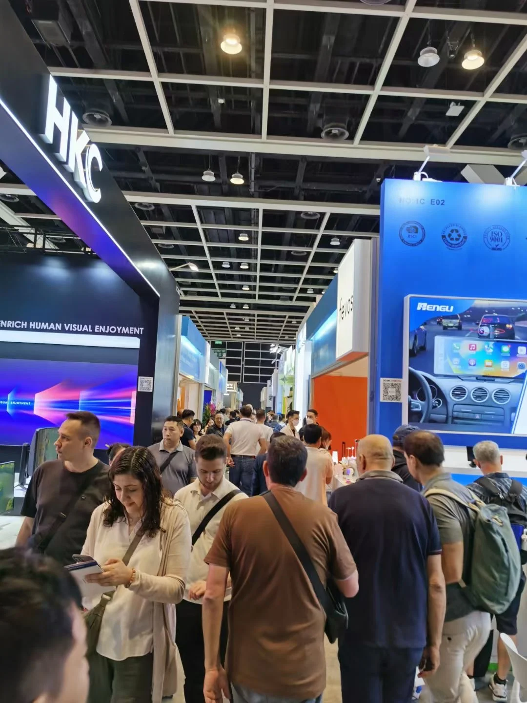 香港贸发局春季电子展开展第1天