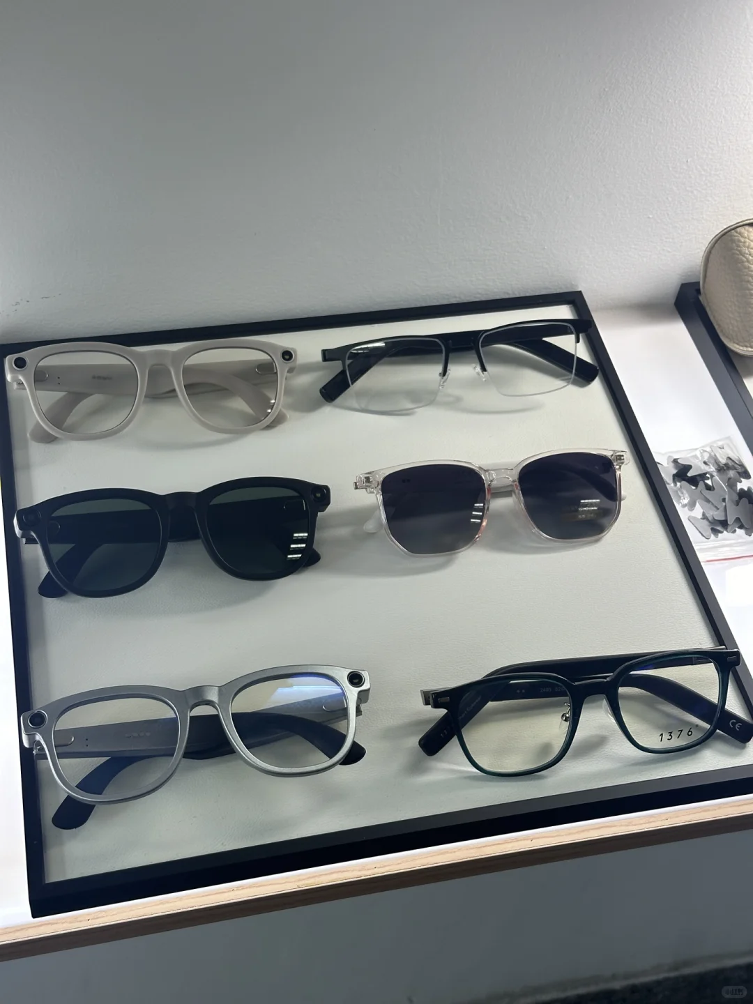 家里有厂 做AI智能穿戴的