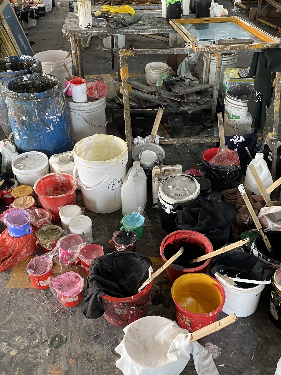 闯入彩虹工厂！揭秘一件t恤印花的诞生