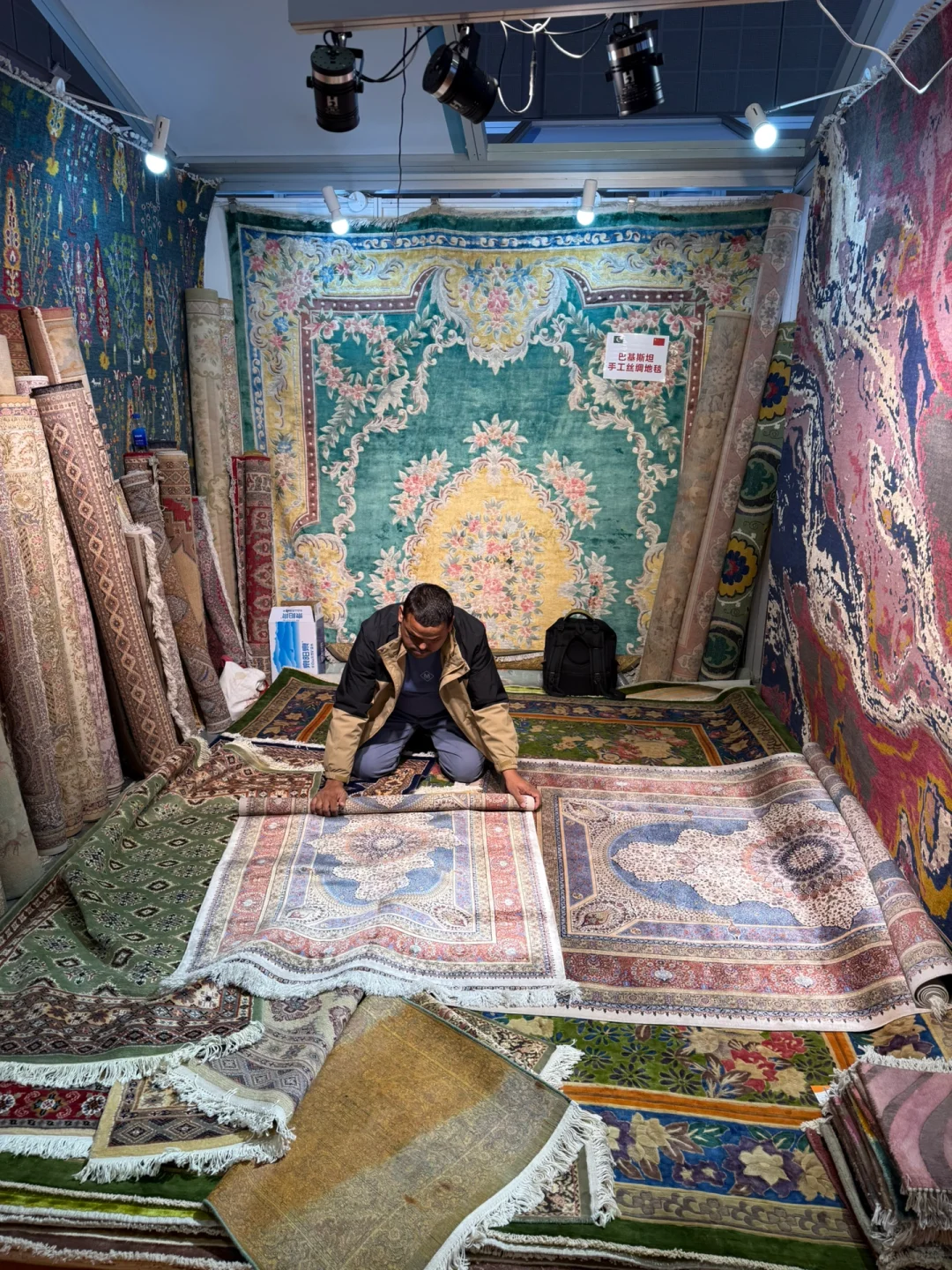 18张live图感受进博会|逛吃逛喝到处排长队