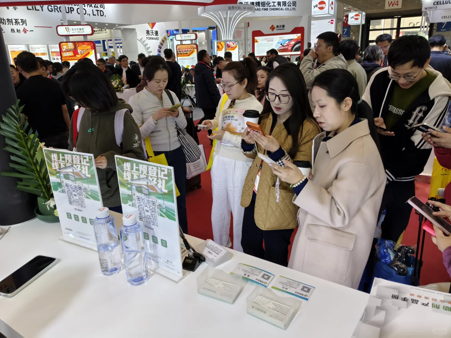 救命！中国国际涂料展泰格展台被挤爆了！！