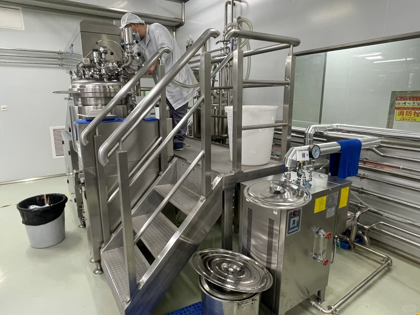 零距离参观彩妆生产车间！