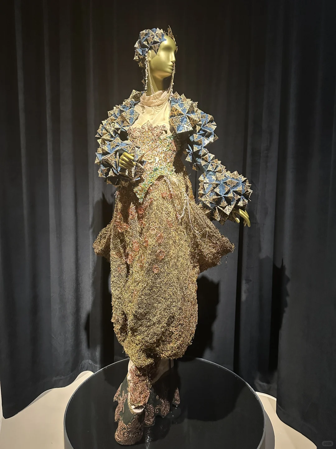 从北非到东亚的黄金服饰风尚