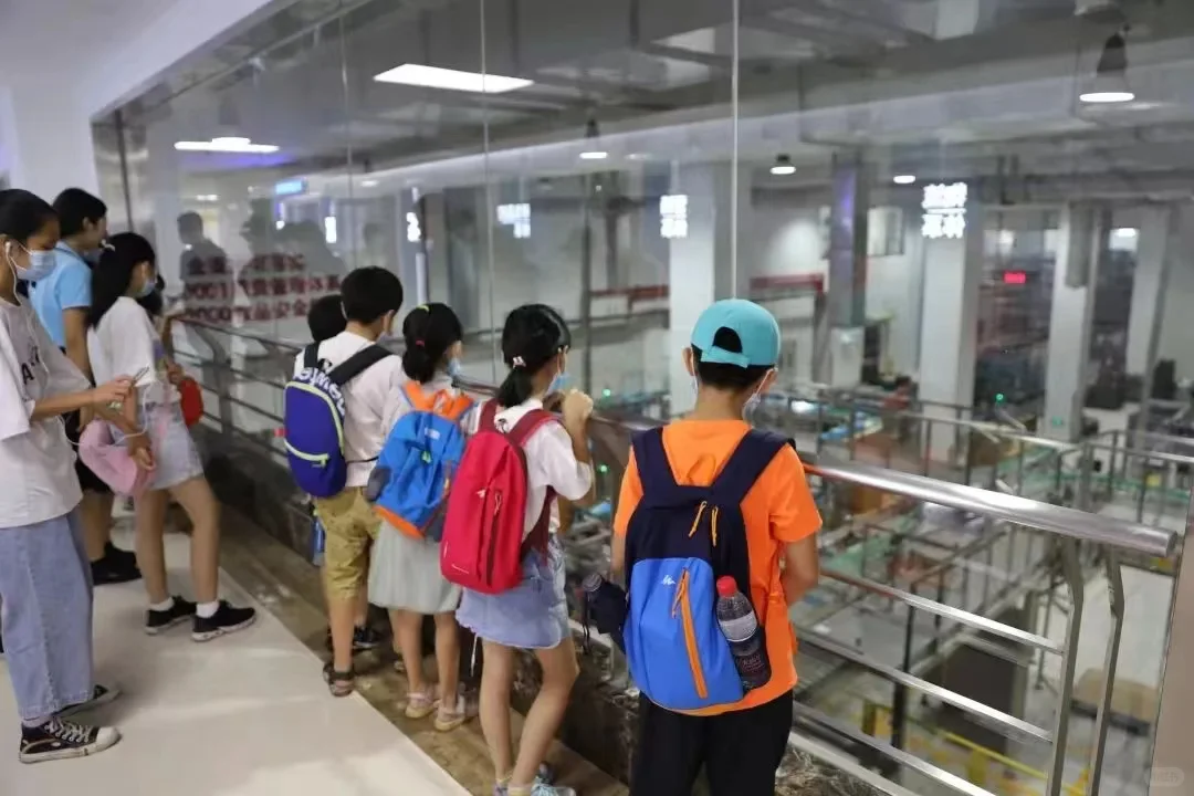 广州遛娃|神兽放电,探秘燕塘牛奶工厂