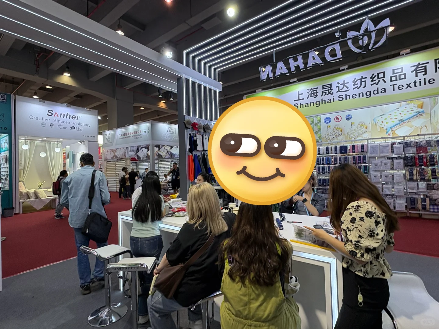 广交会客流量还不错啊