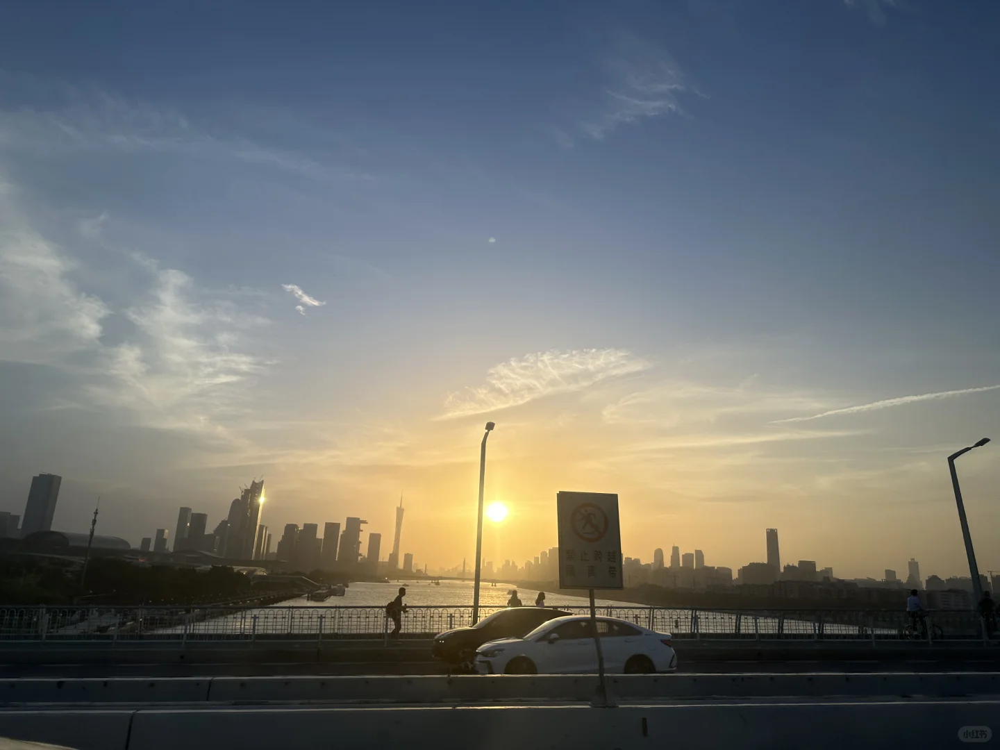 广交会第第二天结束✌?你们展位人多吗？