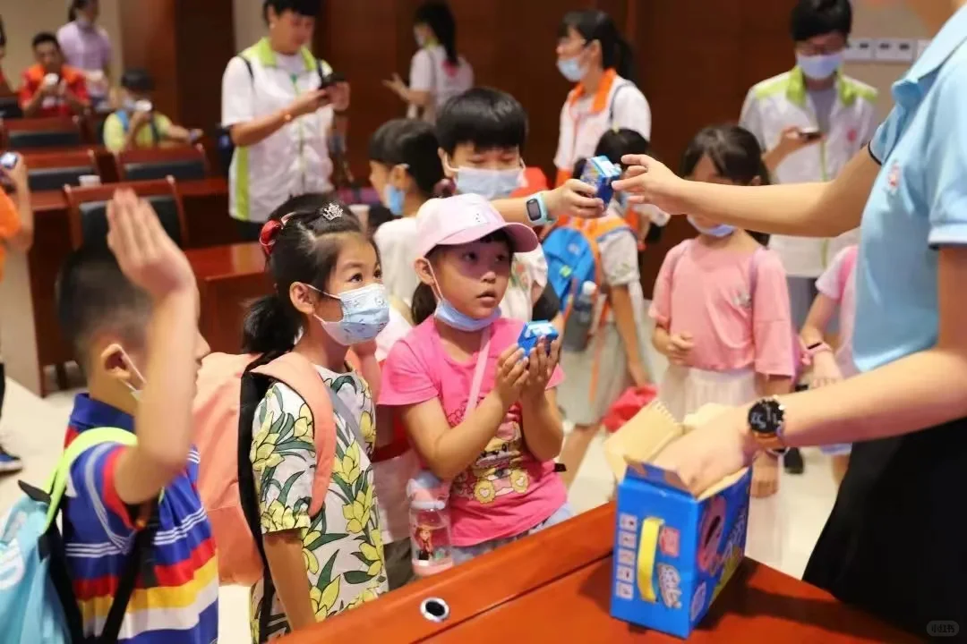 广州遛娃|神兽放电,探秘燕塘牛奶工厂