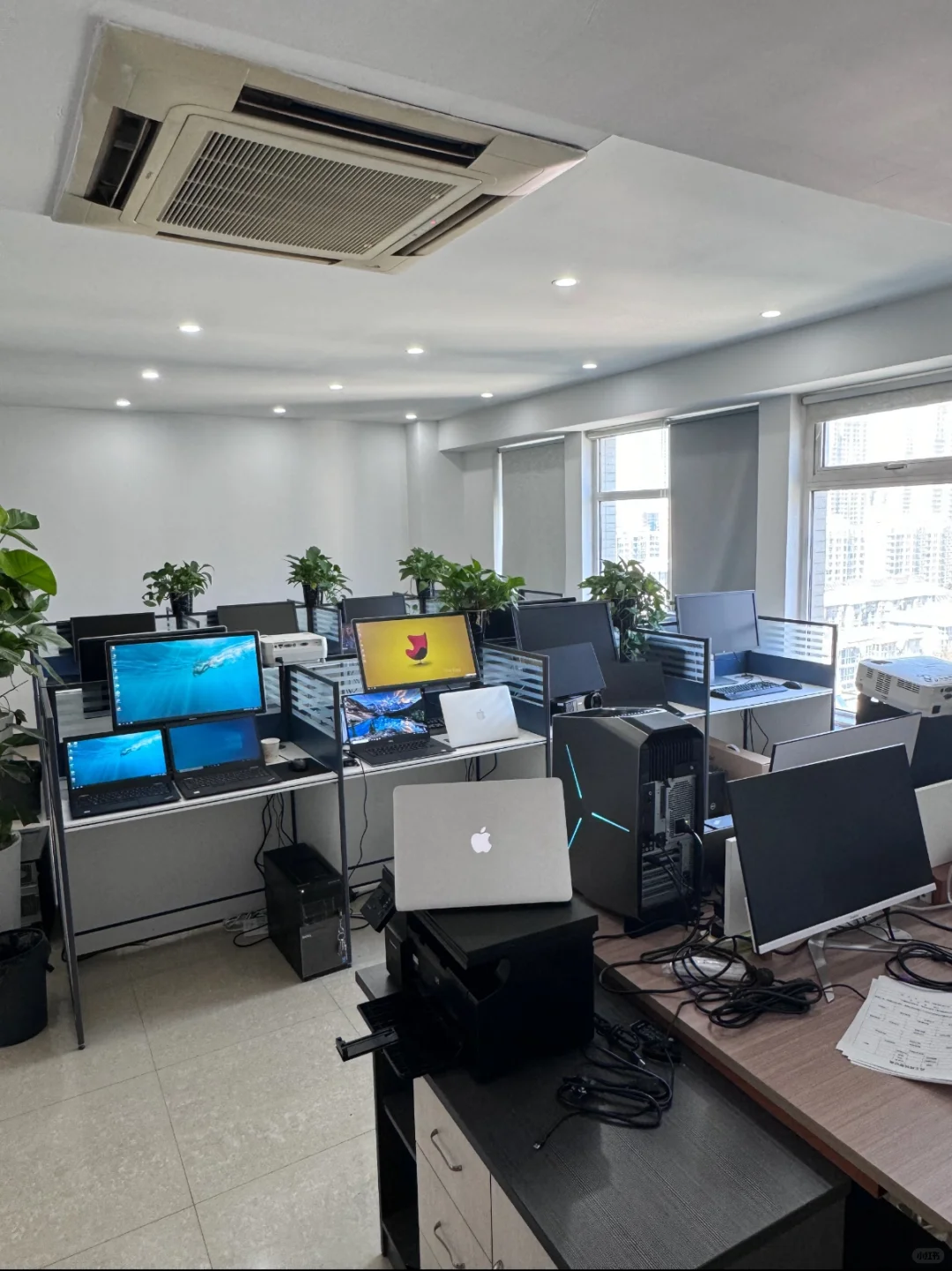 许村公司解散。办公设备都带不走。同城可来看