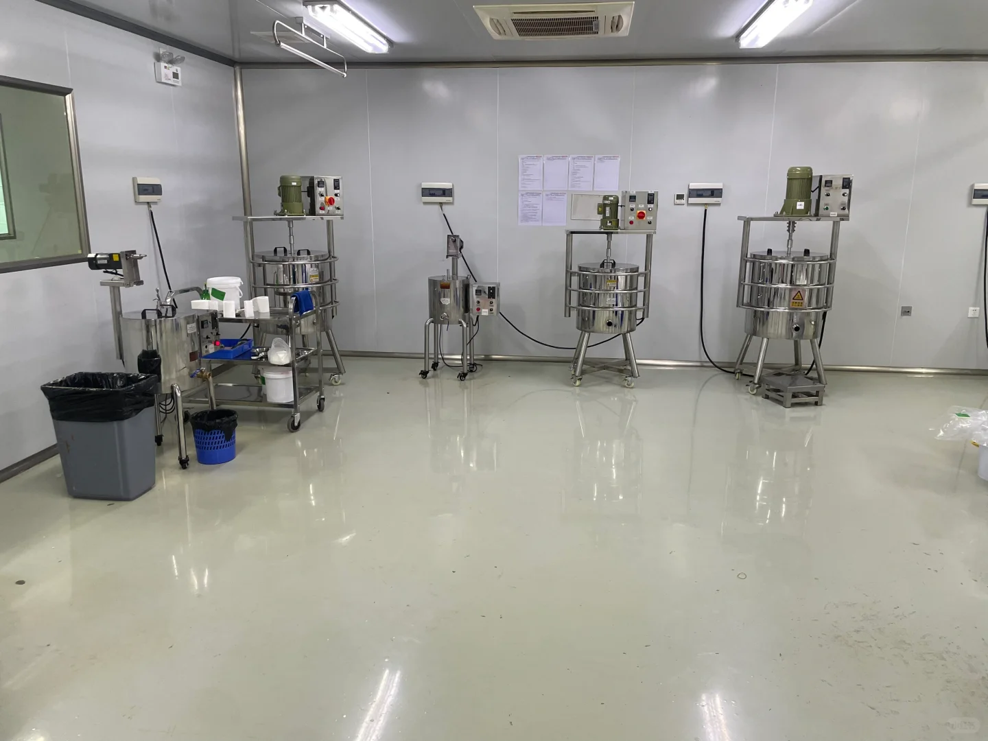 零距离参观彩妆生产车间！