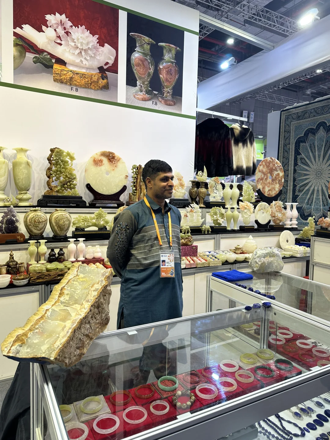 来逛进博会啦 日行两万步?