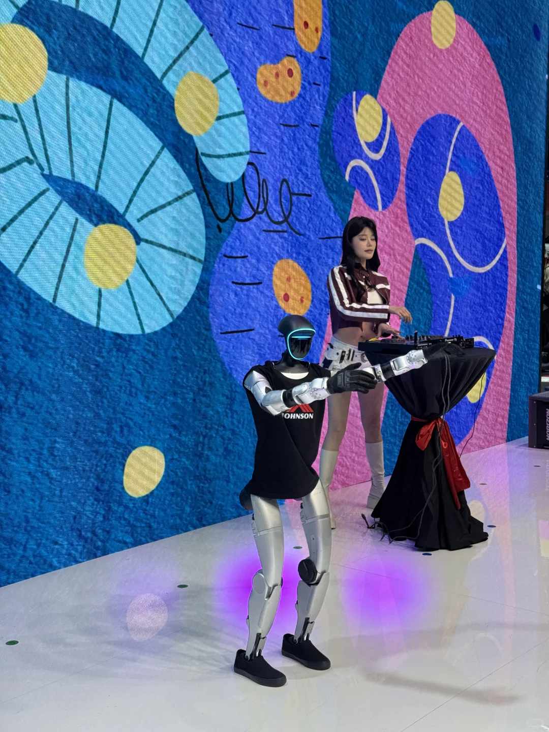 SJTU｜人生第一次参加进博会！