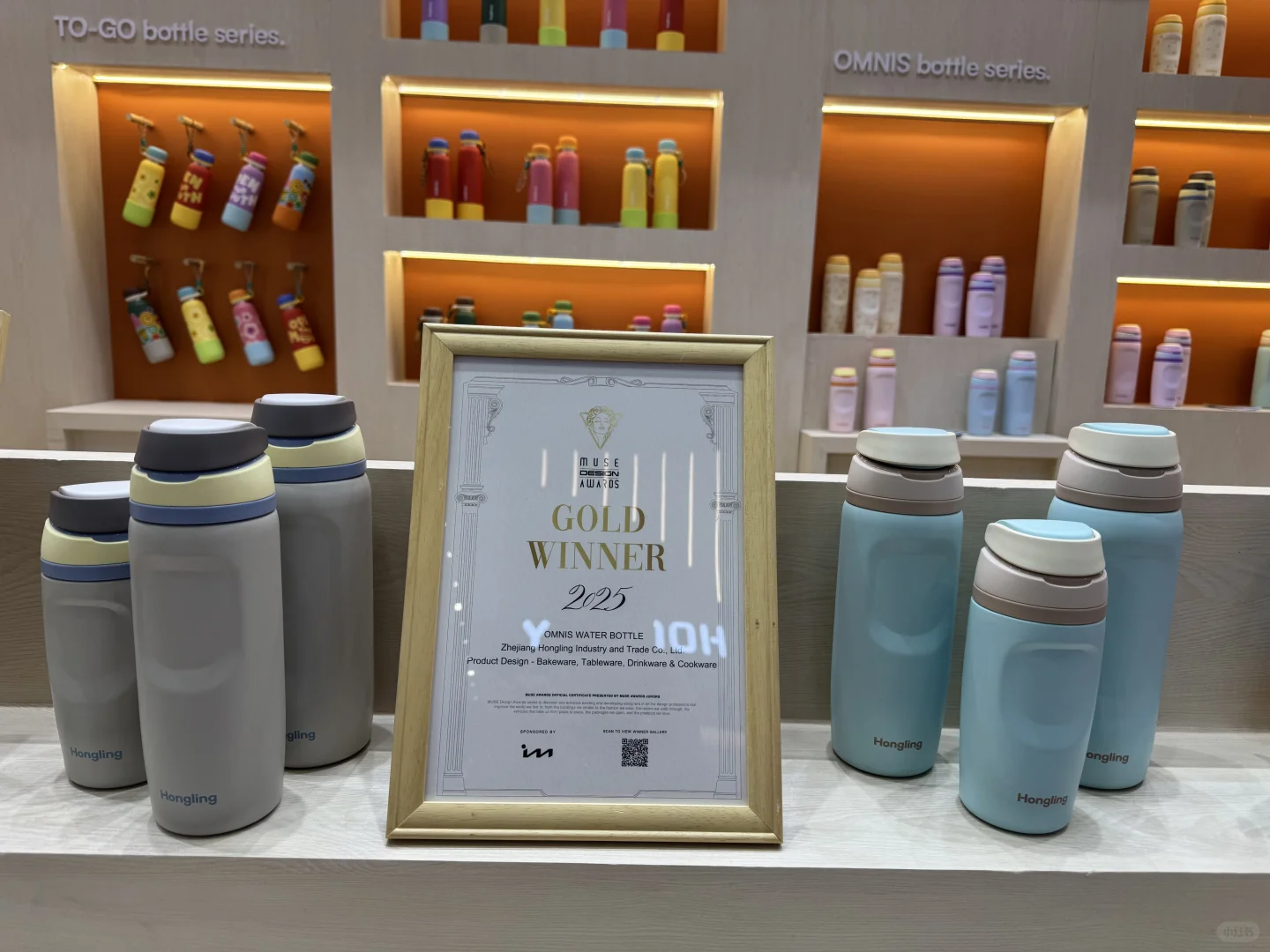 遇到这样的摊位你会进来看看吗？